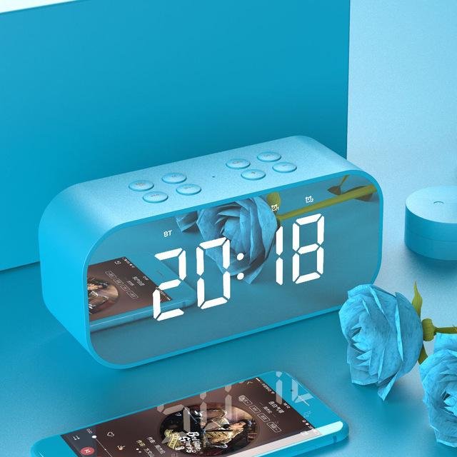 Kabelloser Bluetooth-Lautsprecher mit LED-Display und Uhr, tragbares Audio-Gerät von Mein Shop.